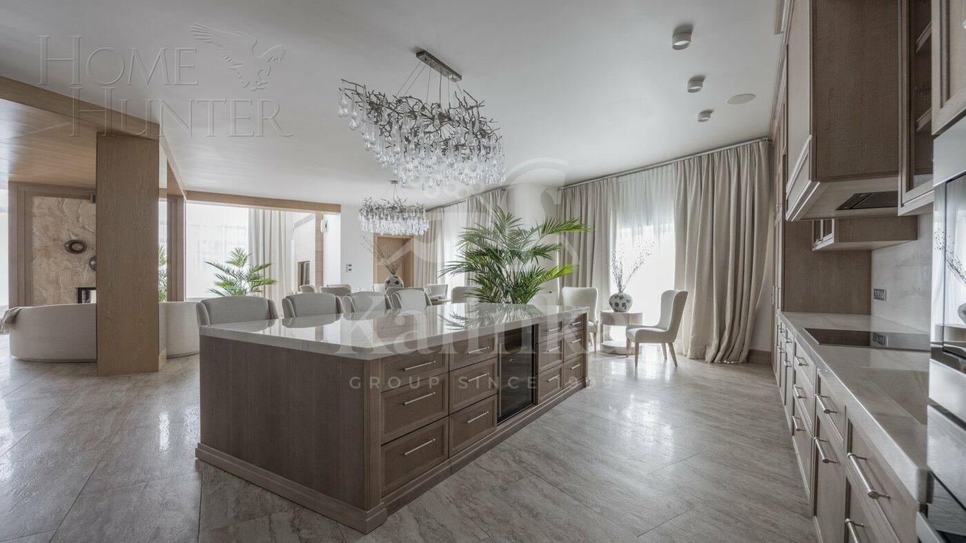 3-этажный коттедж 1 000 м² с отделкой