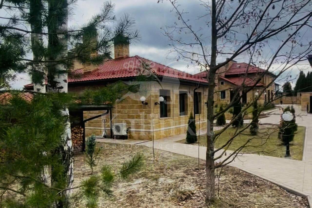 2-этажный коттедж 2 800 м² без отделки