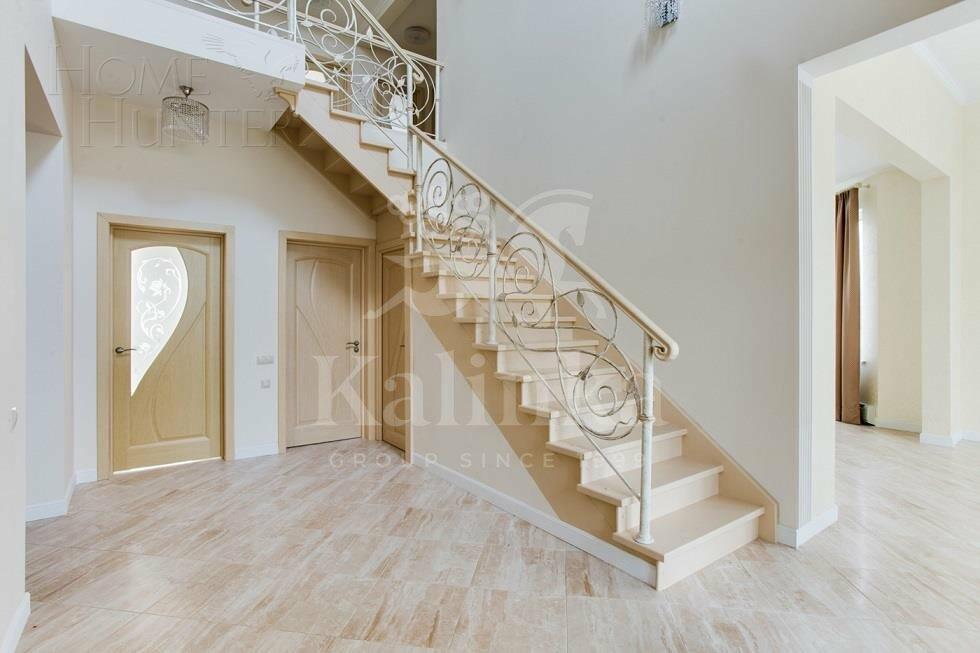 2-этажный коттедж 385 м² с отделкой