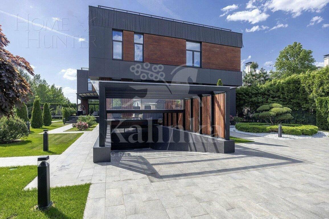 3-этажный коттедж 1 206 м² с отделкой