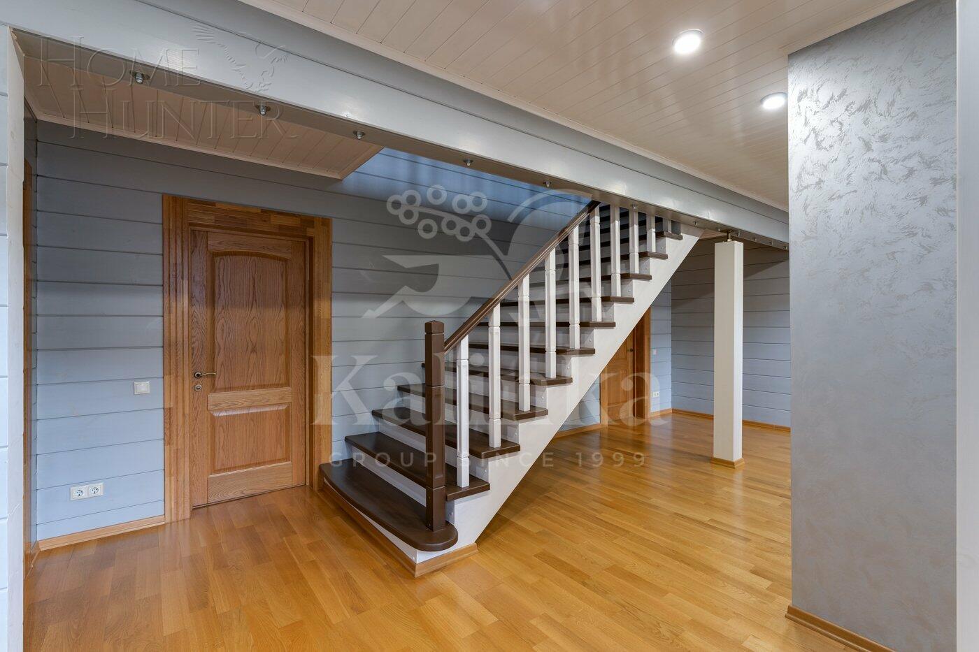 2-этажный коттедж 370 м² с отделкой