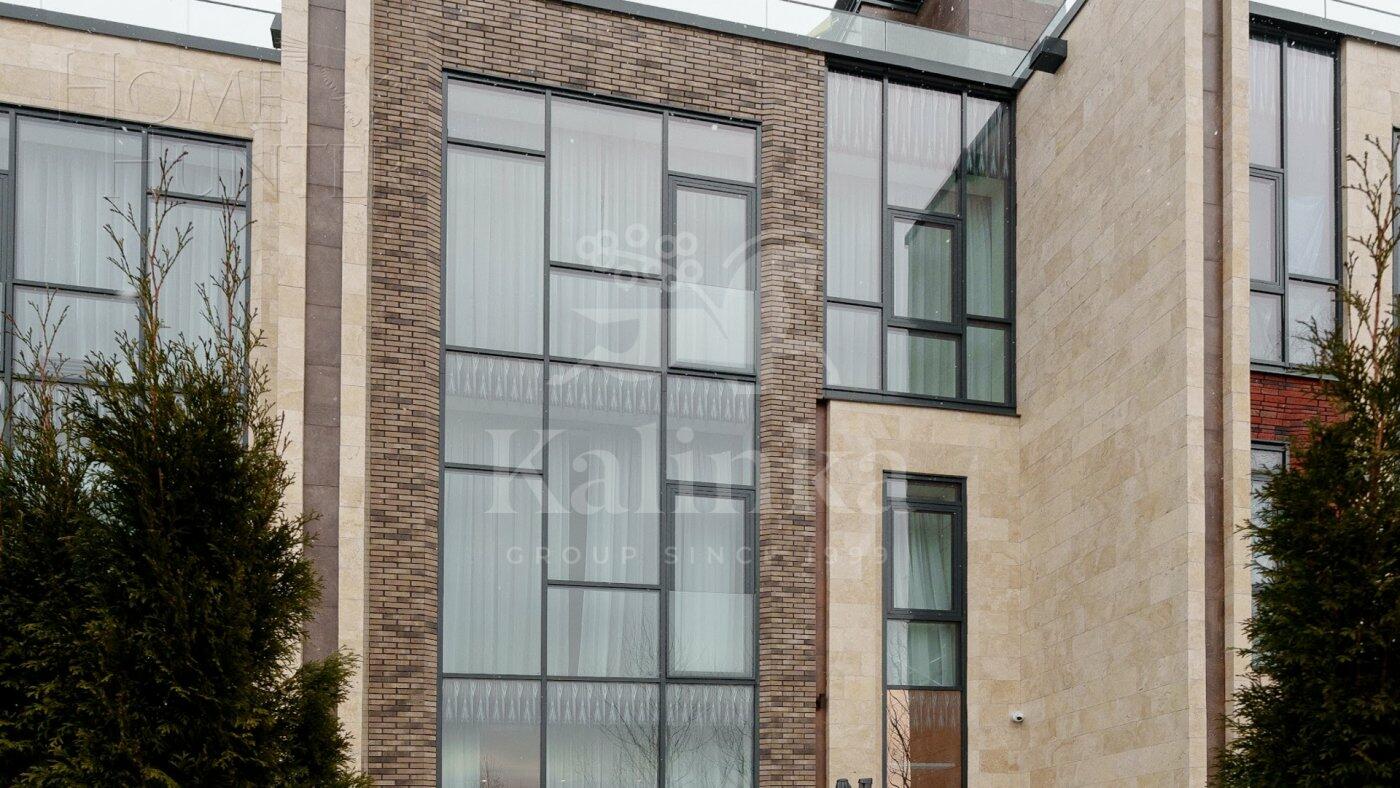 4-этажный таунхаус 278 м² с отделкой