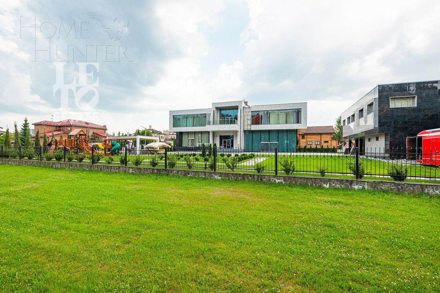 2-этажный коттедж 650 м² с отделкой