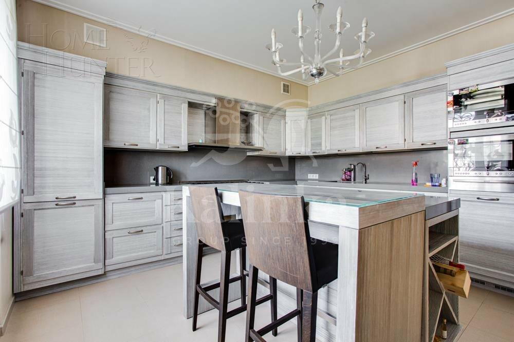 2-этажный коттедж 700 м² с отделкой