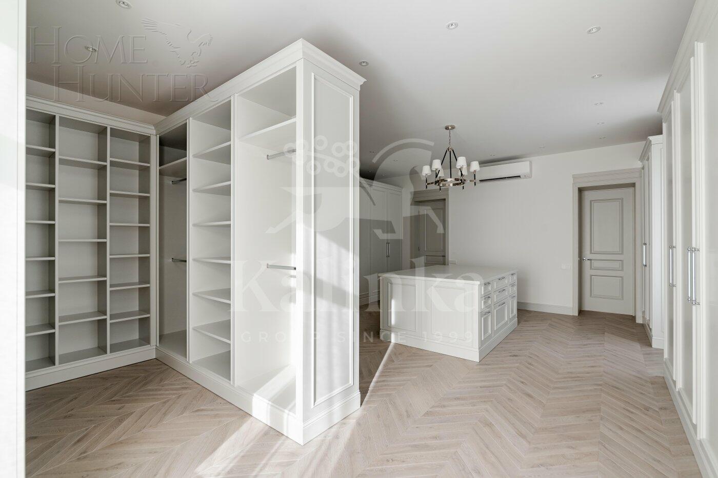 2-этажный коттедж 1 250 м² с отделкой