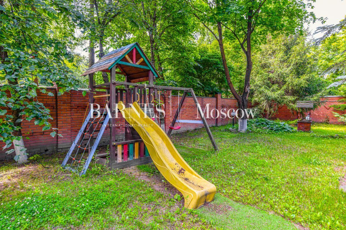 2-этажный коттедж 800 м² с отделкой