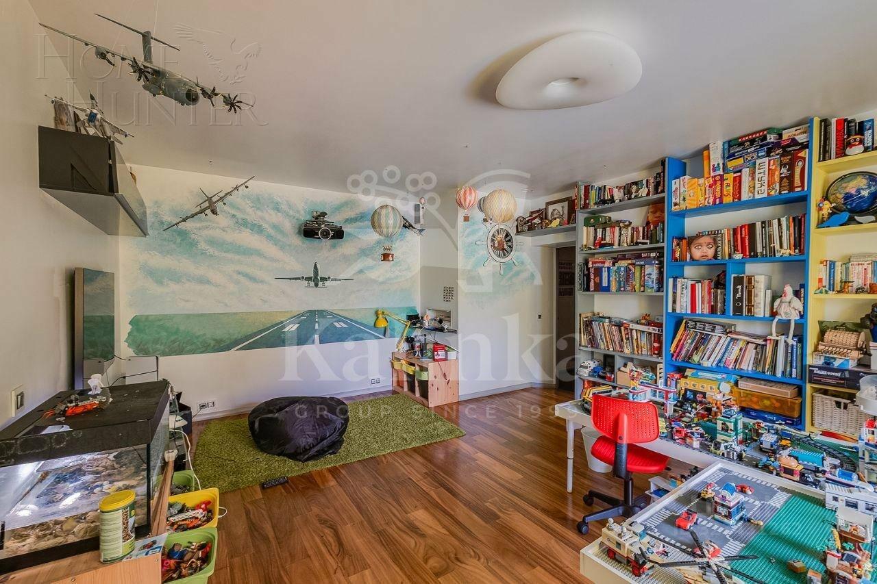 2-этажный коттедж 1 200 м² с отделкой