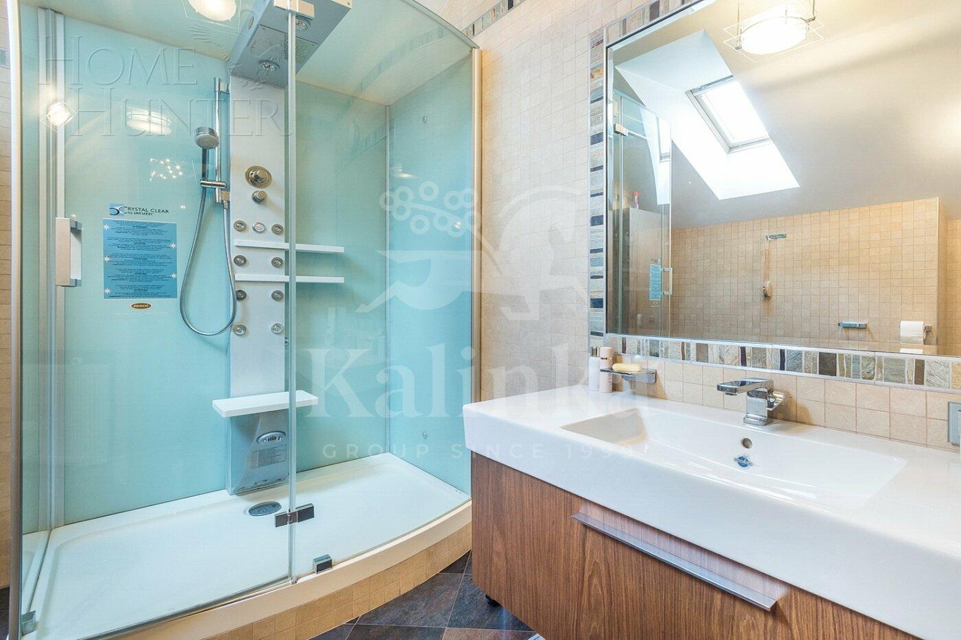 2-этажный коттедж 1 380 м² с отделкой