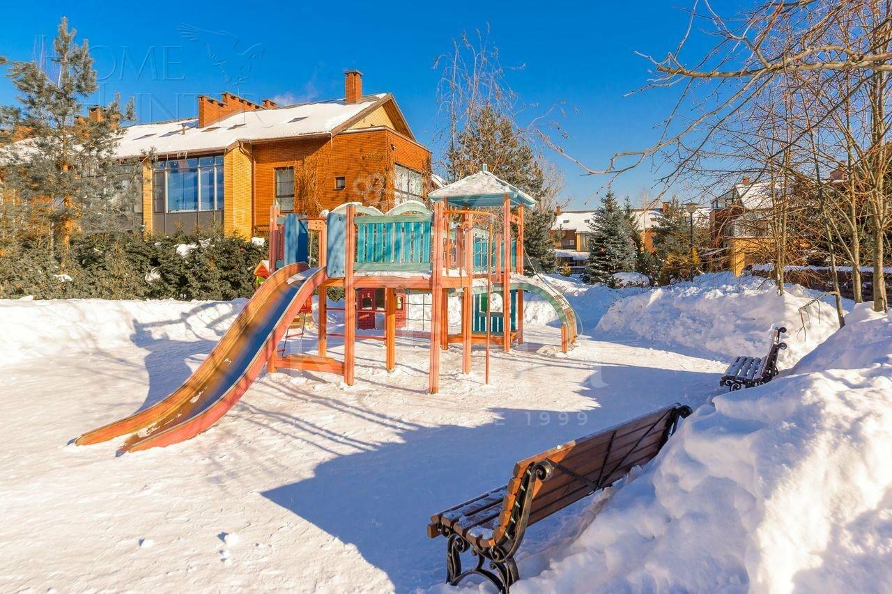 3-этажный таунхаус 405 м² с отделкой