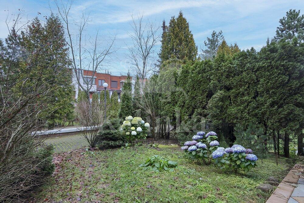 3-этажный таунхаус 400 м² с отделкой