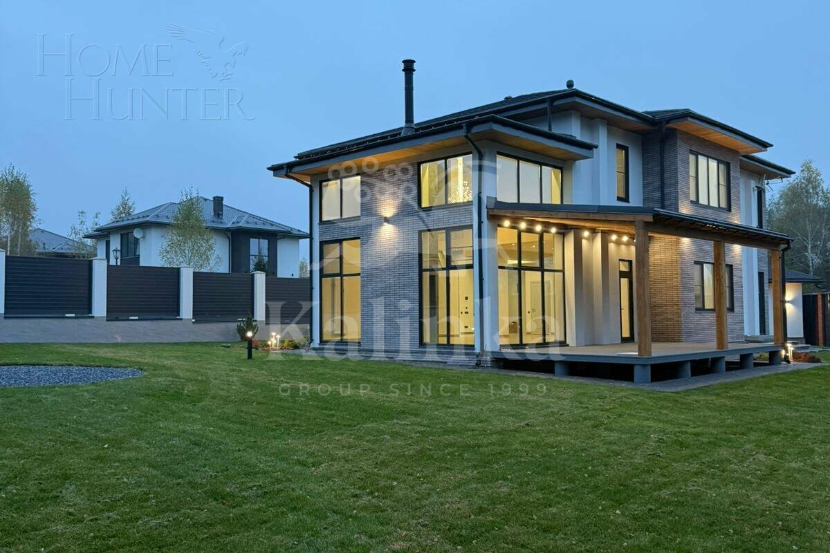 2-этажный коттедж 290 м² с отделкой