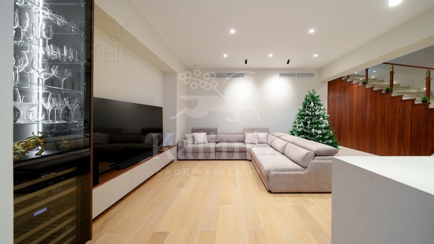 4-этажный таунхаус 278 м² с отделкой