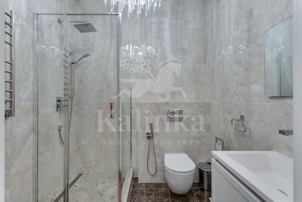 3-этажный таунхаус 400 м² с отделкой