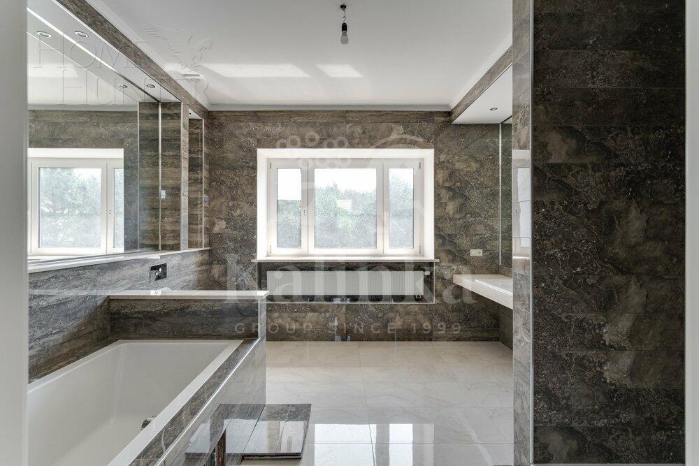 2-этажный коттедж 1 111 м² с отделкой