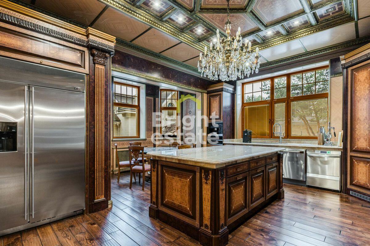 2-этажный коттедж 1 250 м² с отделкой