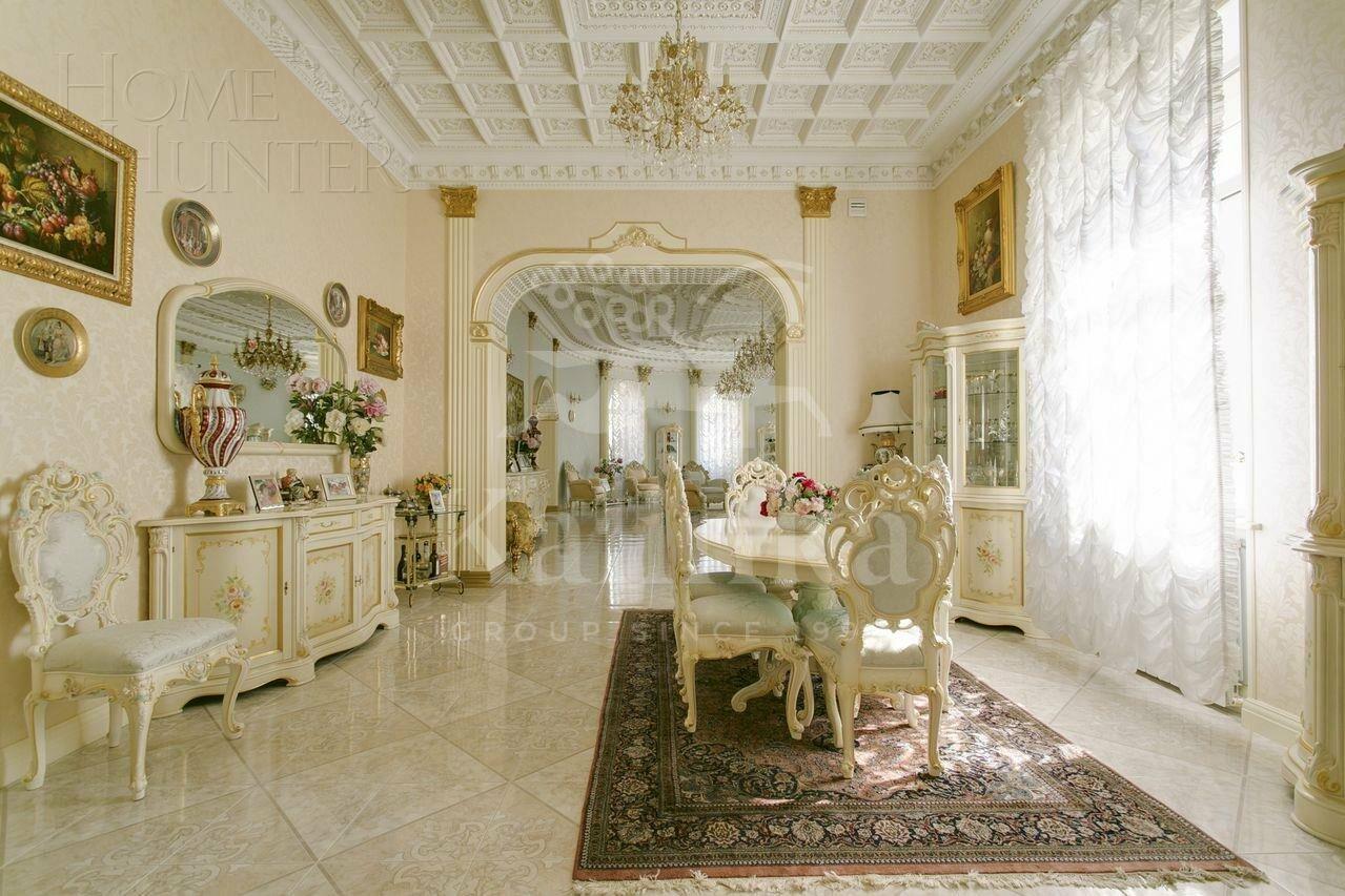 2-этажный коттедж 1 000 м² с отделкой