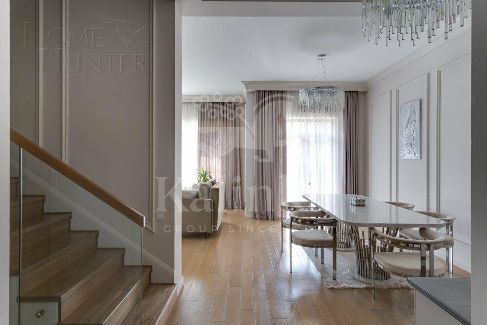 3-этажный таунхаус 400 м² с отделкой