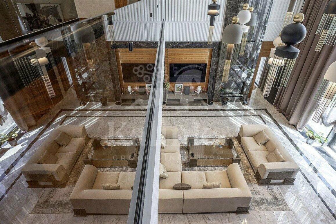 3-этажный коттедж 1 206 м² с отделкой