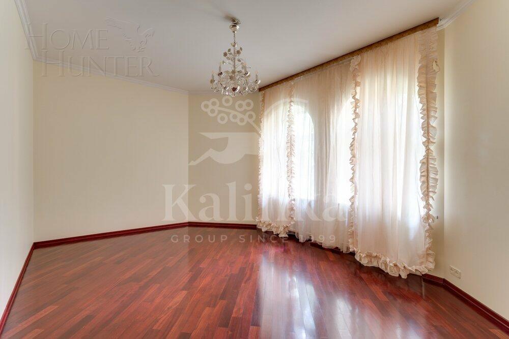 2-этажный коттедж 370 м² с отделкой