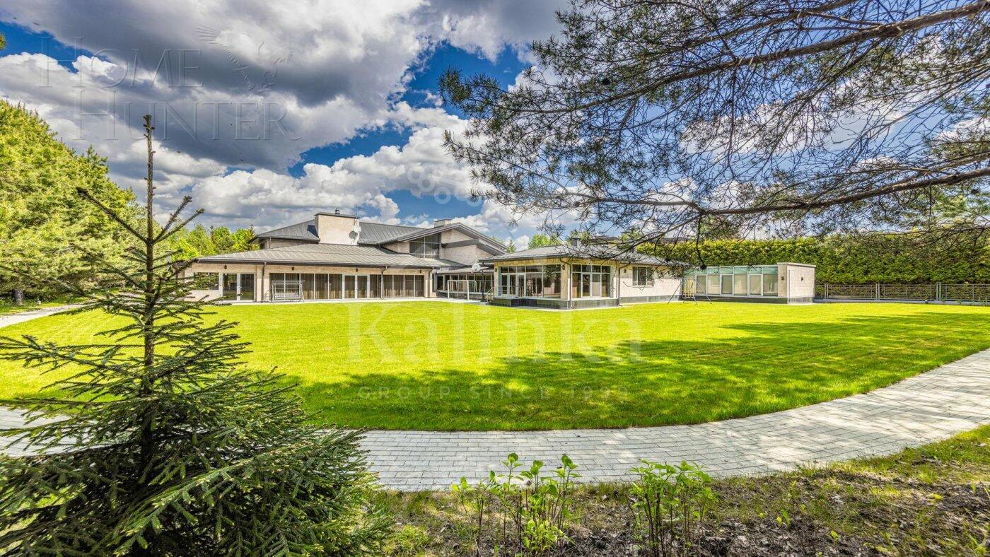 2-этажный коттедж 1 550 м² с отделкой