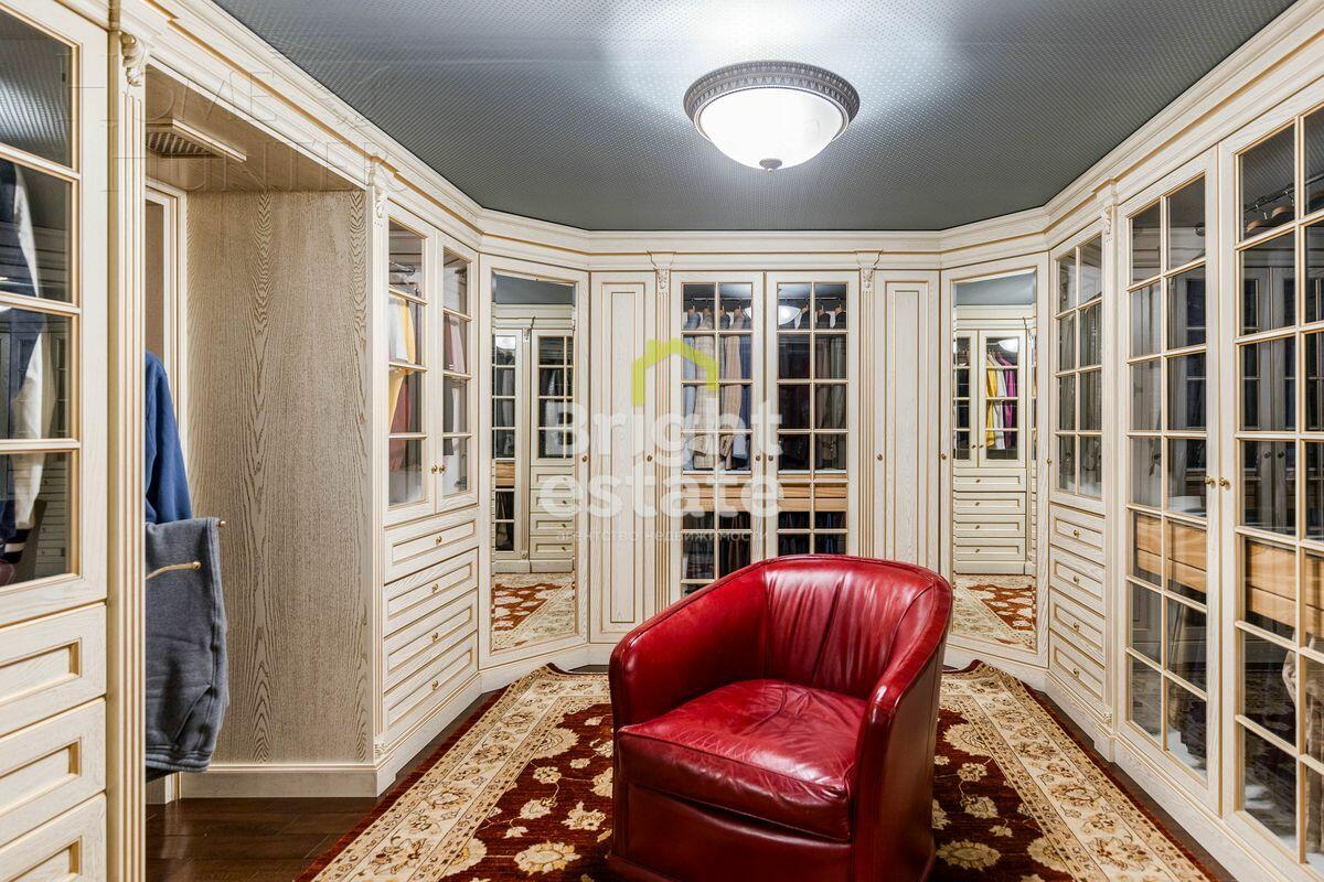 2-этажный коттедж 1 250 м² с отделкой