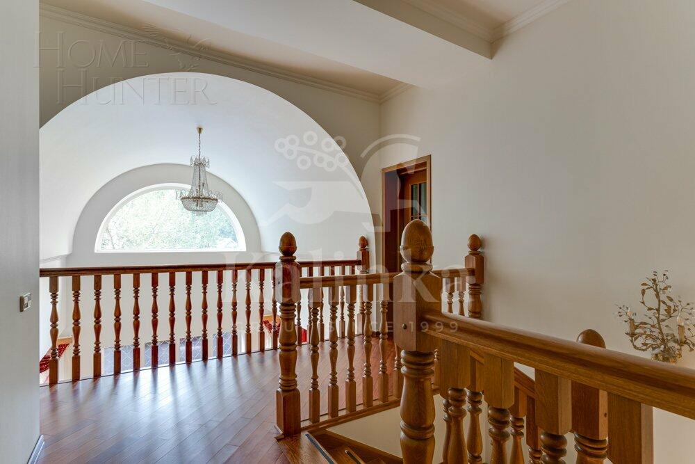 2-этажный коттедж 370 м² с отделкой