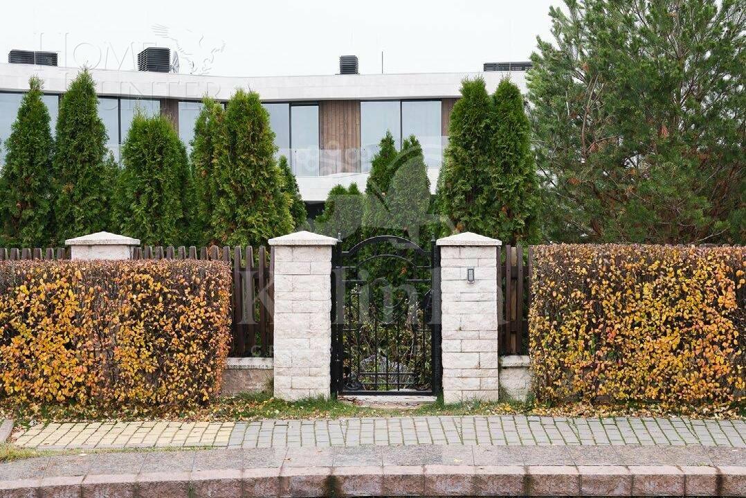 2-этажный коттедж 1 371.2 м² с отделкой