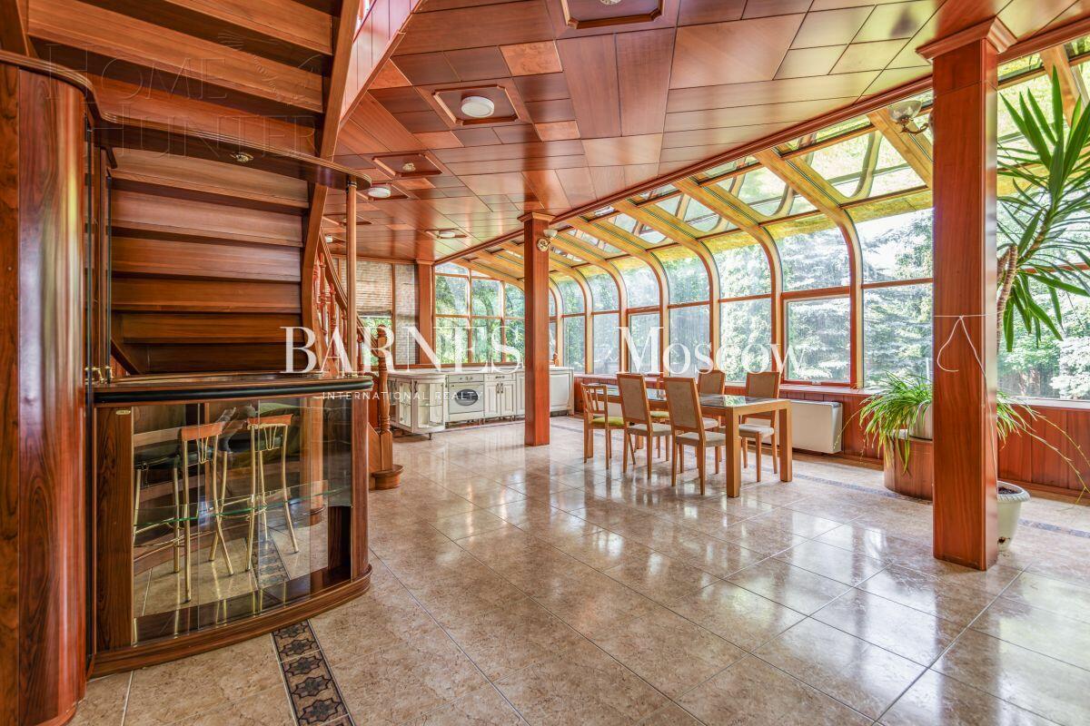 2-этажный коттедж 800 м² с отделкой