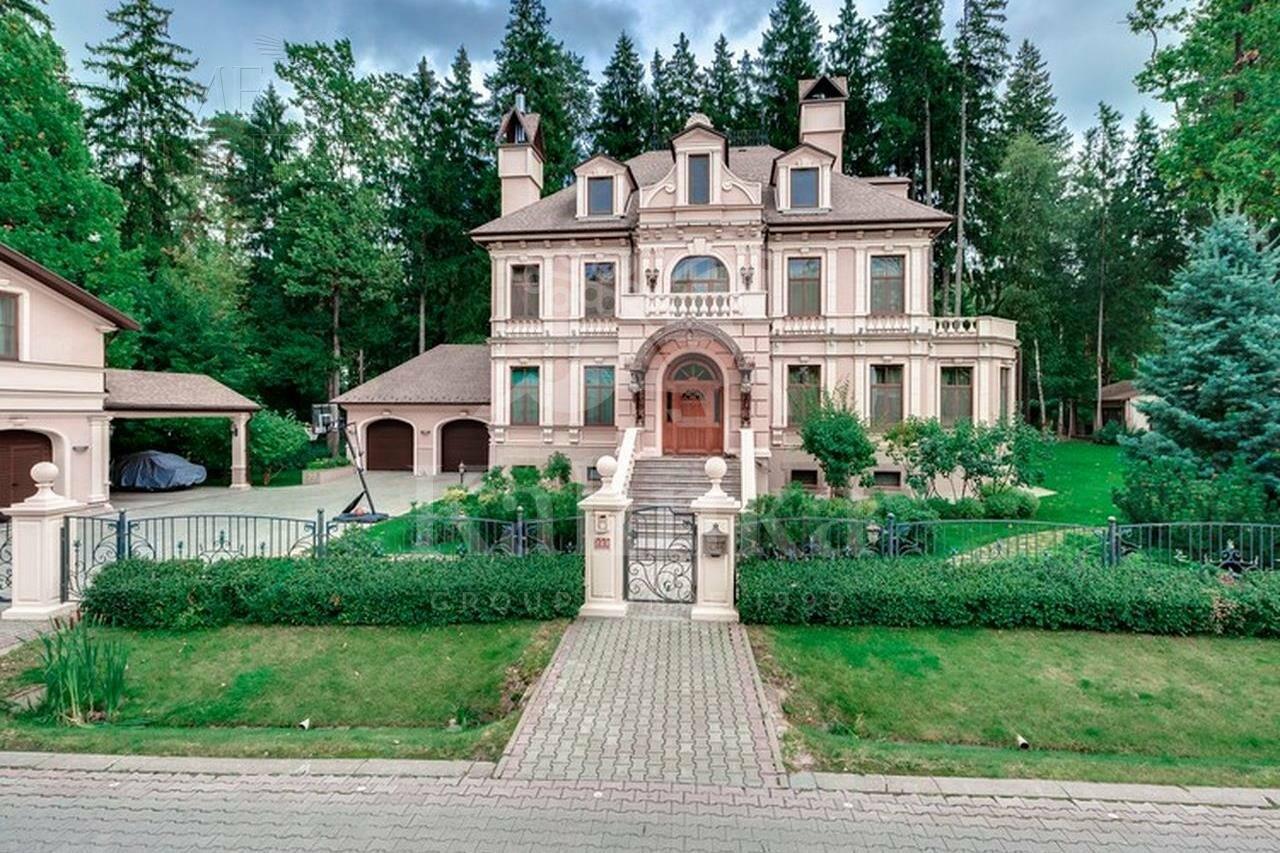 2-этажный коттедж 822 м² с отделкой