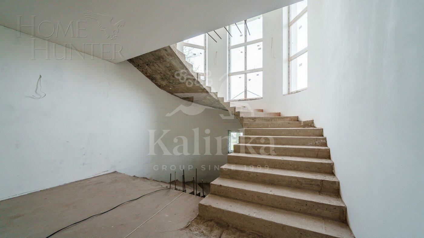 2-этажный коттедж 700 м² без отделки