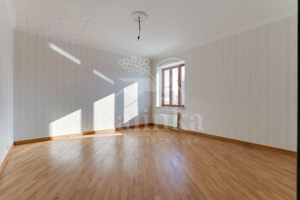 2-этажный коттедж 693.5 м² с отделкой