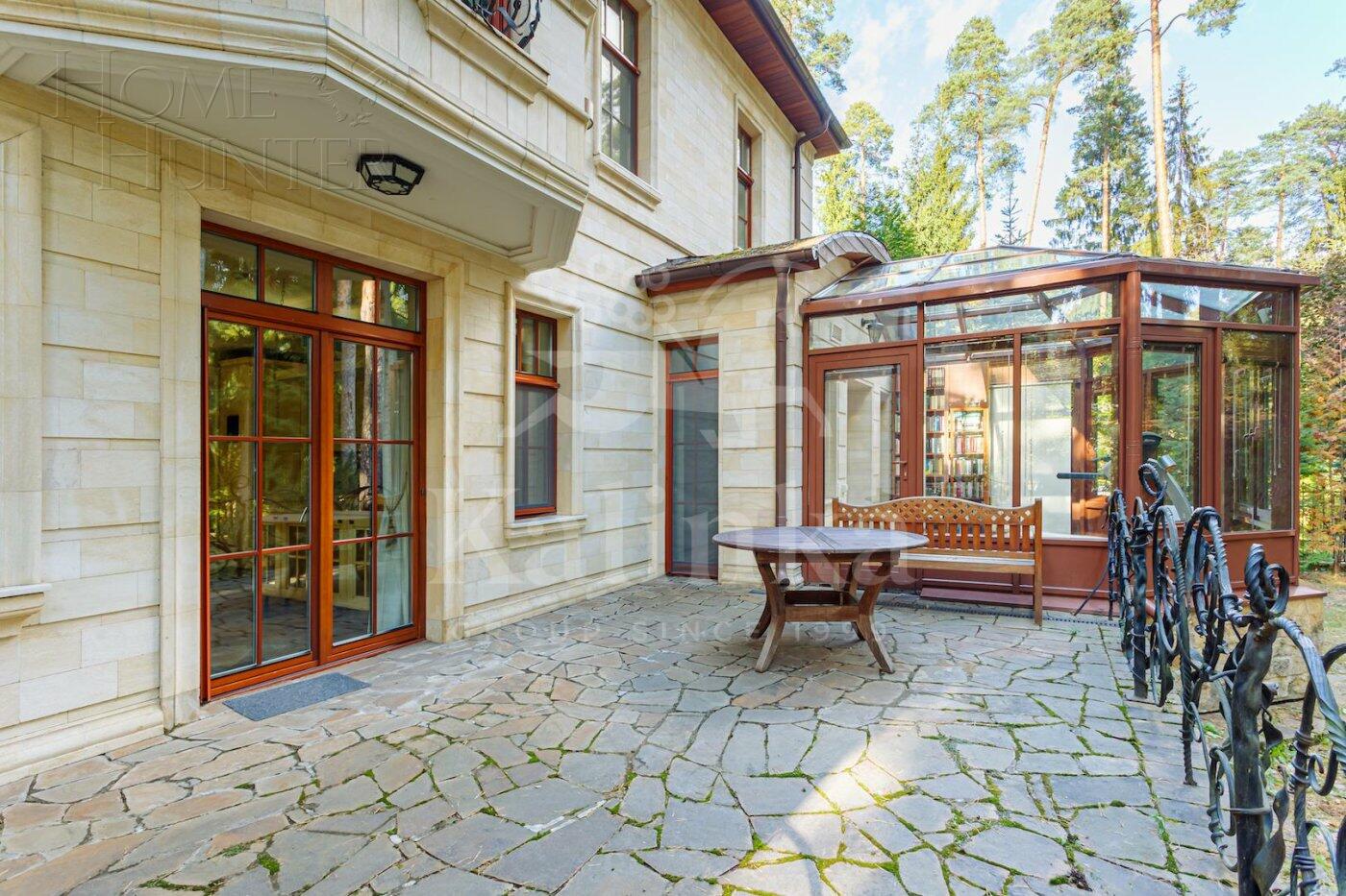 2-этажный коттедж 910 м² с отделкой