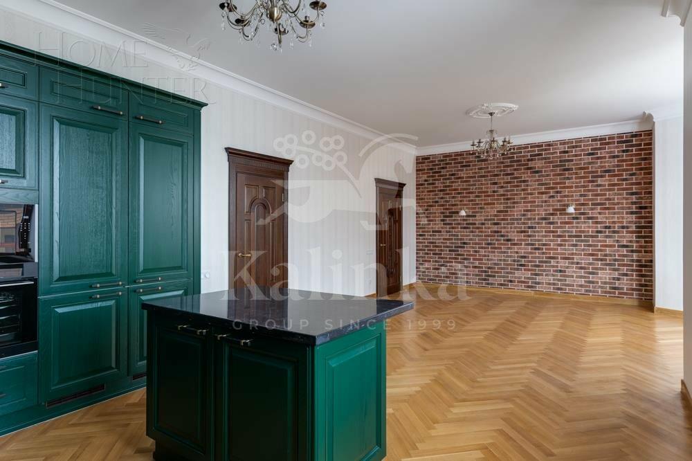 2-этажный коттедж 693.5 м² с отделкой