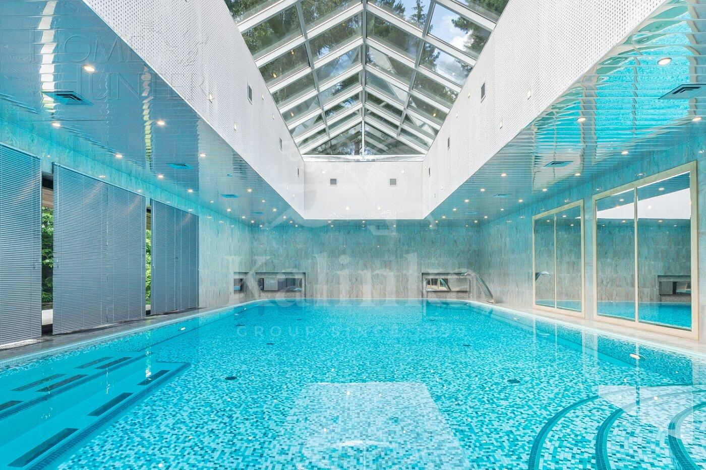 2-этажный коттедж 1 380 м² с отделкой