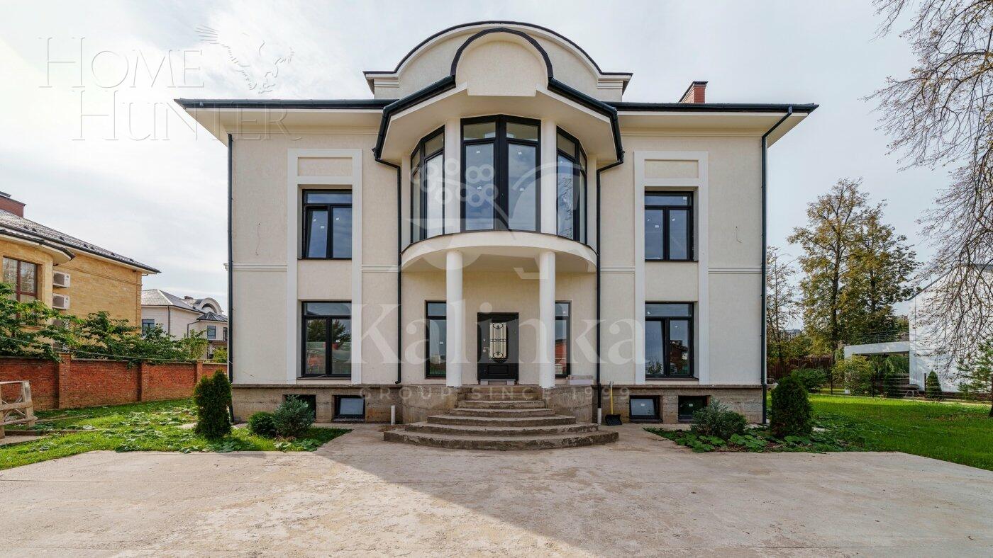 2-этажный коттедж 700 м² без отделки