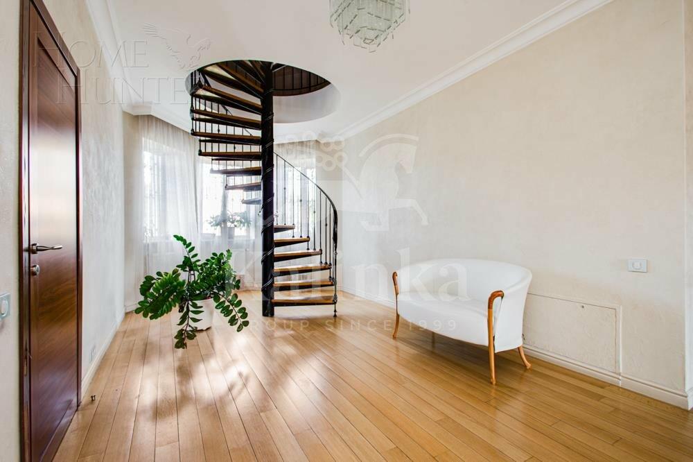 2-этажный коттедж 700 м² с отделкой