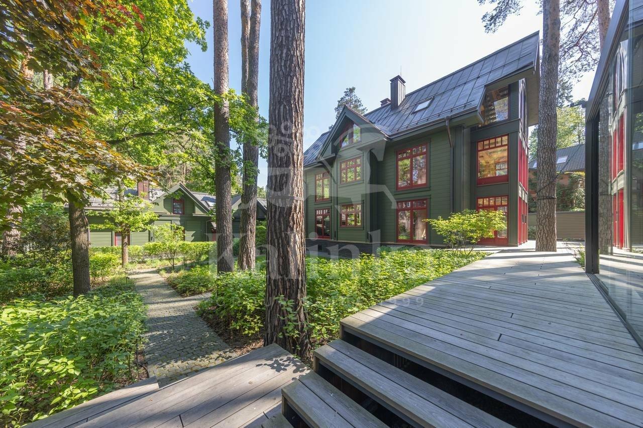 2-этажный коттедж 600 м² без отделки