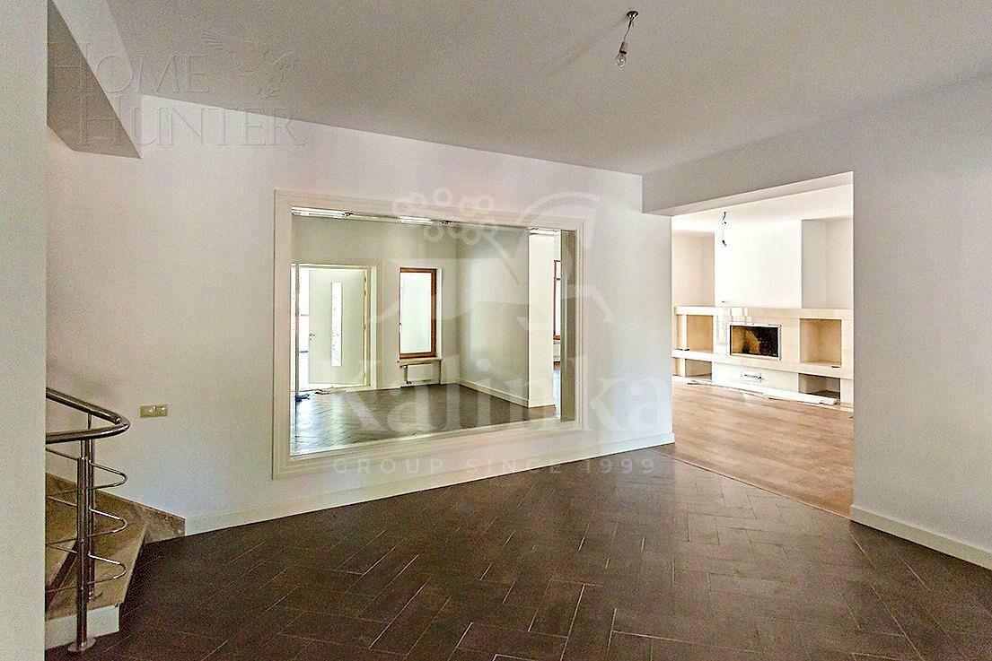 3-этажный таунхаус 608 м² с отделкой