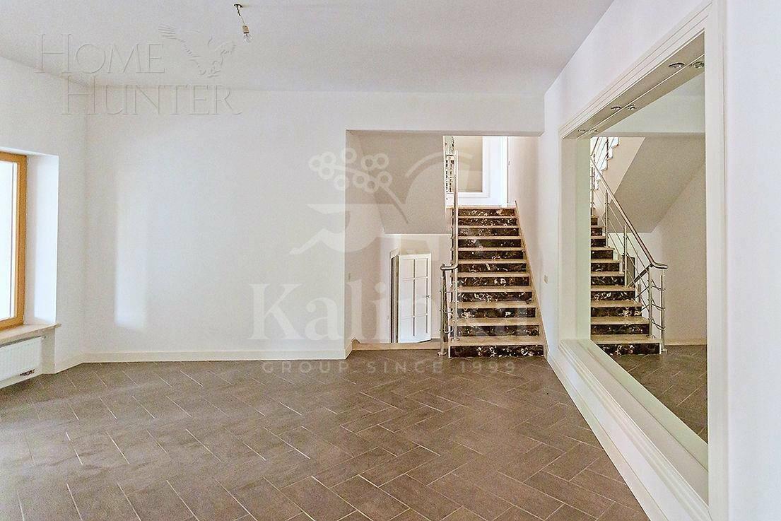 3-этажный таунхаус 608 м² с отделкой