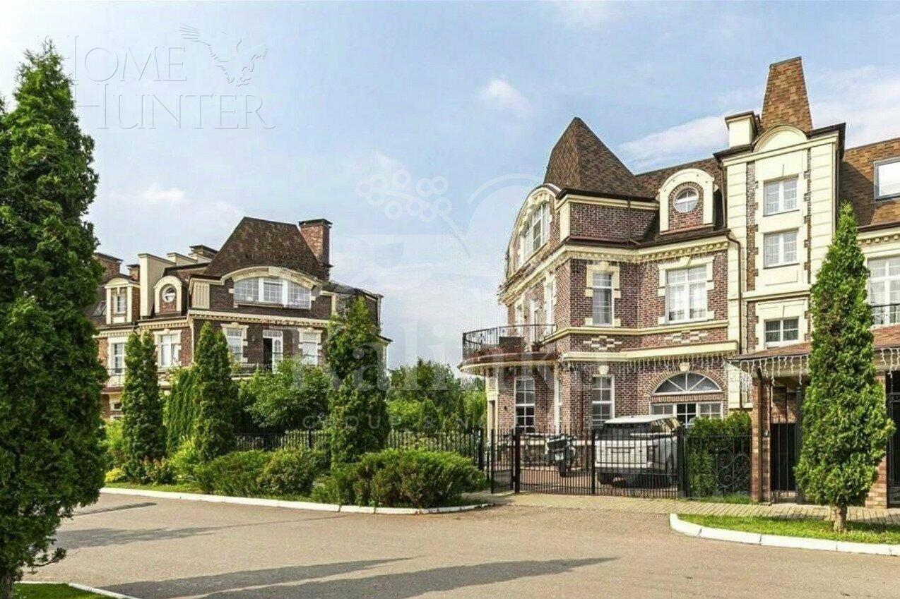 2-этажный таунхаус 420 м² с отделкой