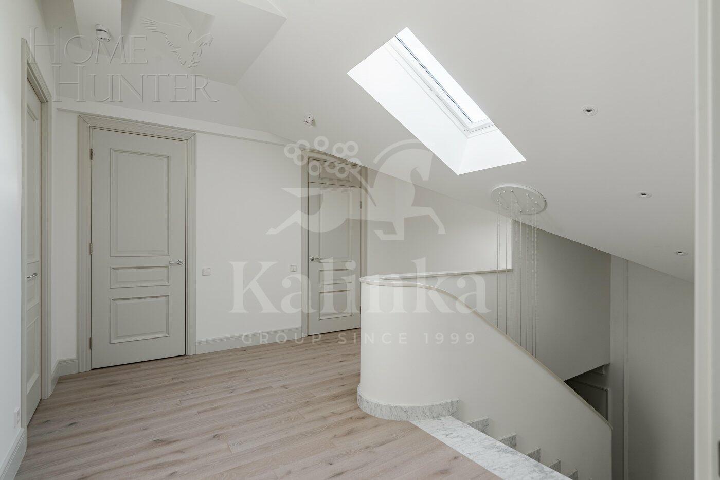 2-этажный коттедж 1 250 м² с отделкой