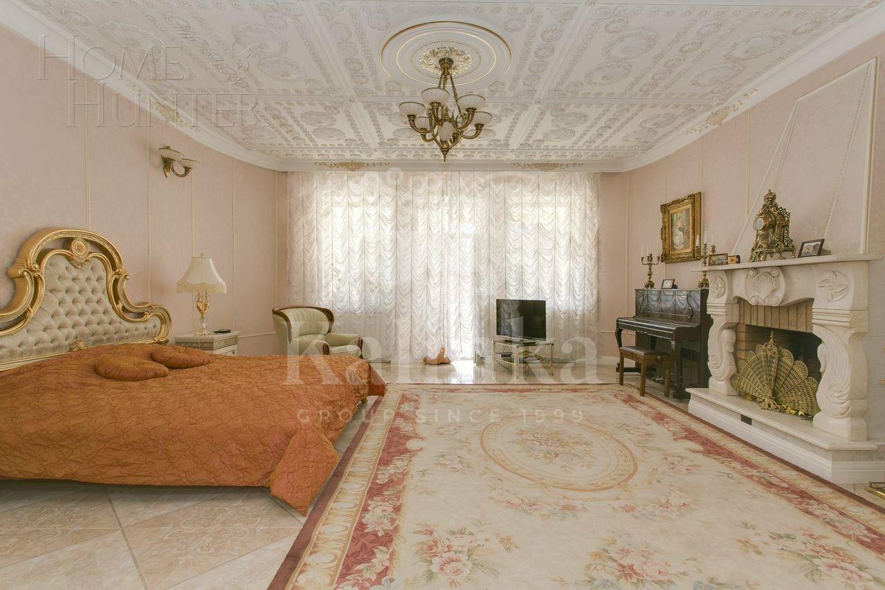 2-этажный коттедж 1 000 м² с отделкой