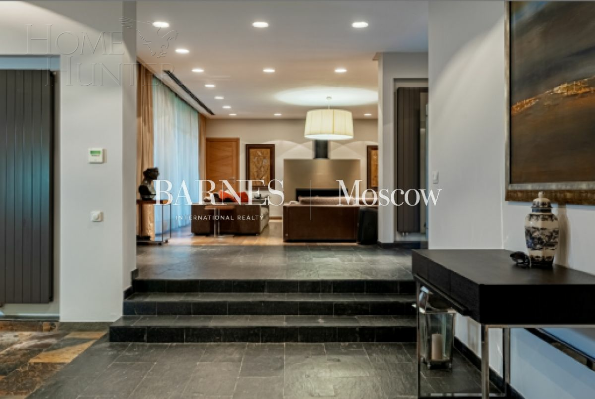 2-этажный коттедж 640 м² с отделкой