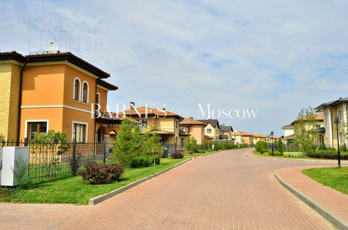 Участок 25.1 сот. в охраняемом поселке