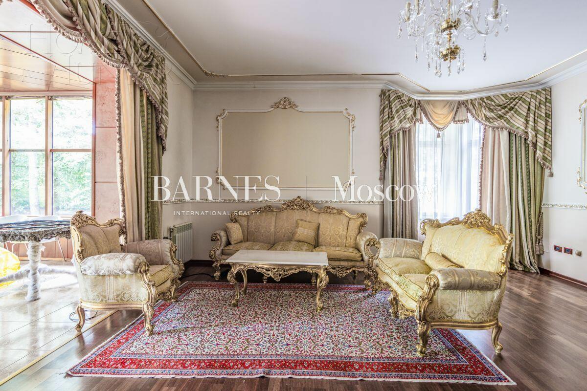 2-этажный коттедж 800 м² с отделкой