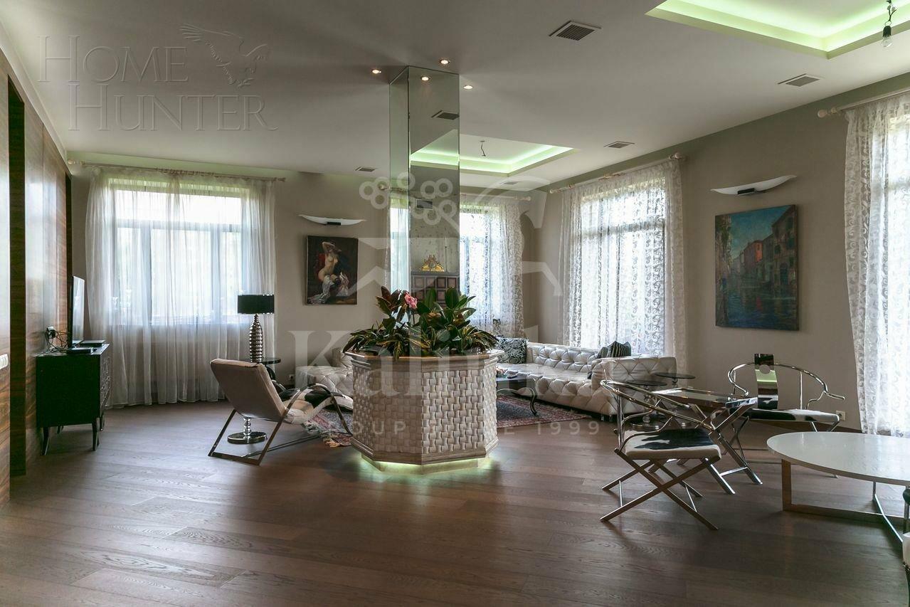 2-этажный коттедж 600 м² с отделкой