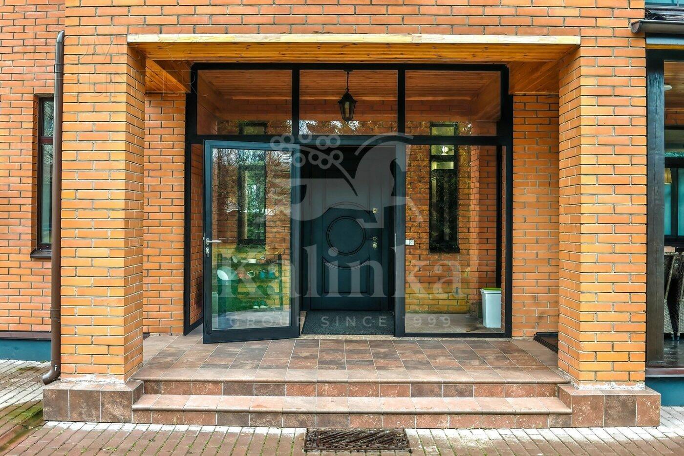 2-этажный коттедж 360 м² с отделкой