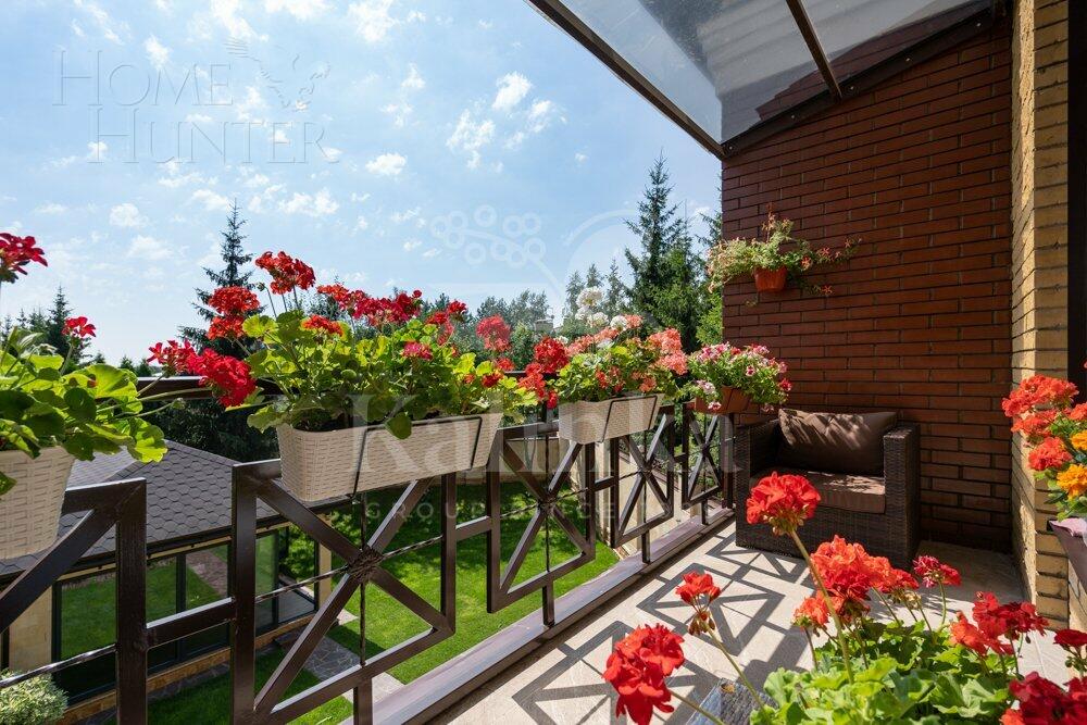 3-этажный таунхаус 400 м² с отделкой