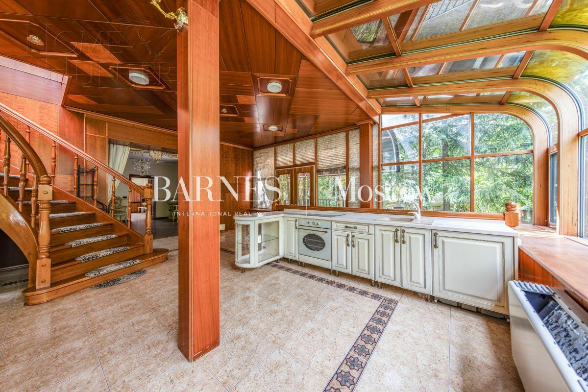 2-этажный коттедж 800 м² с отделкой