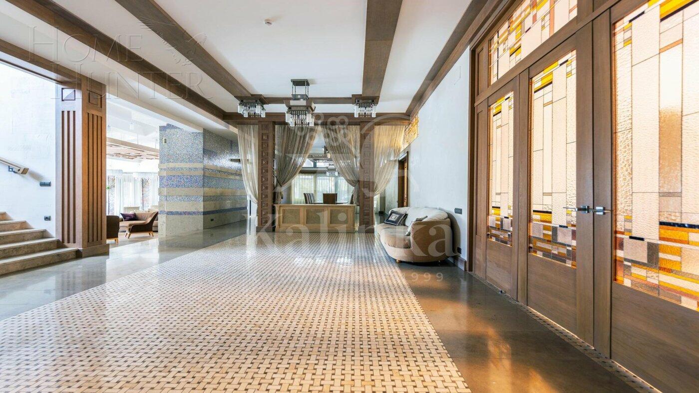 2-этажный коттедж 1 550 м² с отделкой